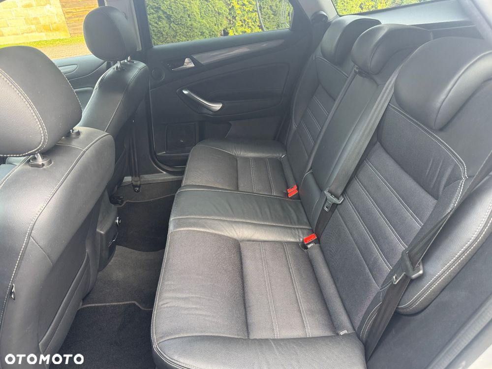 Ford Mondeo 2.0 TDCi Ghia - 10