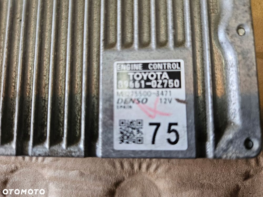 toyota auris ii 13-17 1.8 hybrid komputer zestaw 89661-0z750 - 2