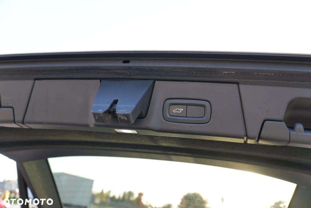 Volvo V90 Cross Country D5 AWD Pro - 8