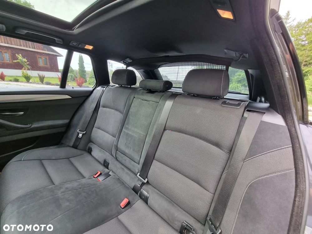 BMW Seria 5 530d xDrive - 12