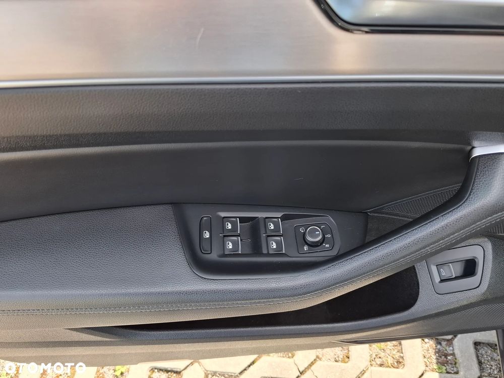 Volkswagen Passat 2.0 TDI BMT Highline DSG7 - 24