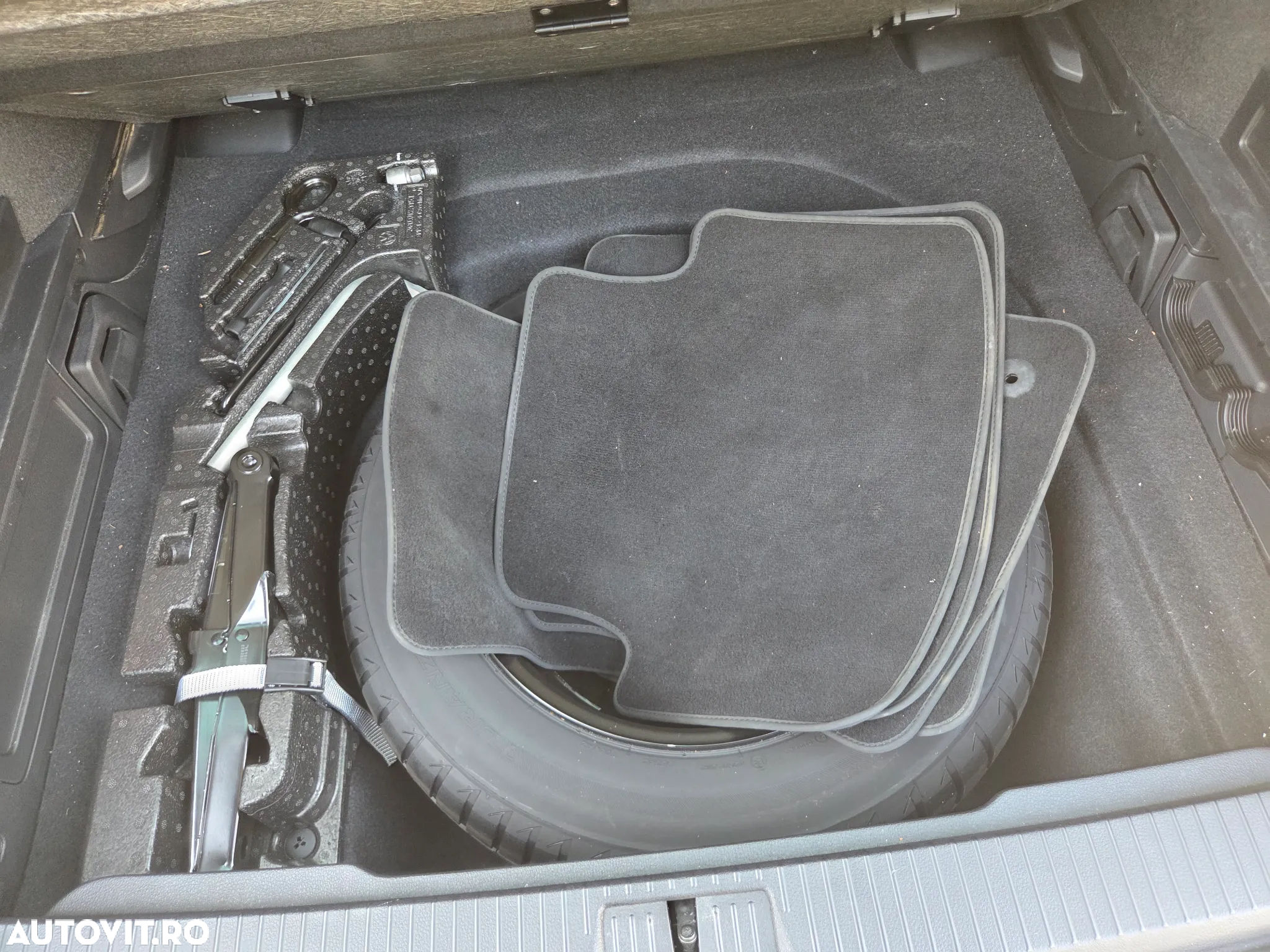 Volkswagen Passat Variant 2.0 TDI DSG Advance - 21