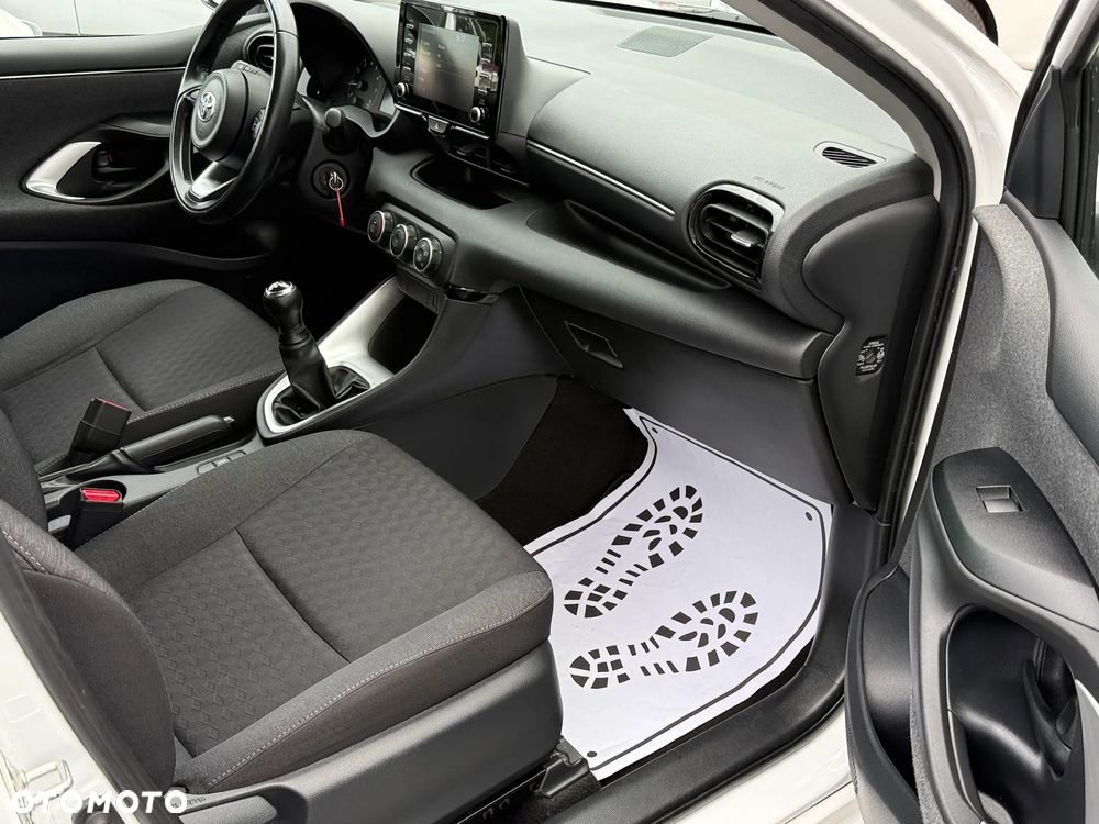 Toyota Yaris 20 - 14