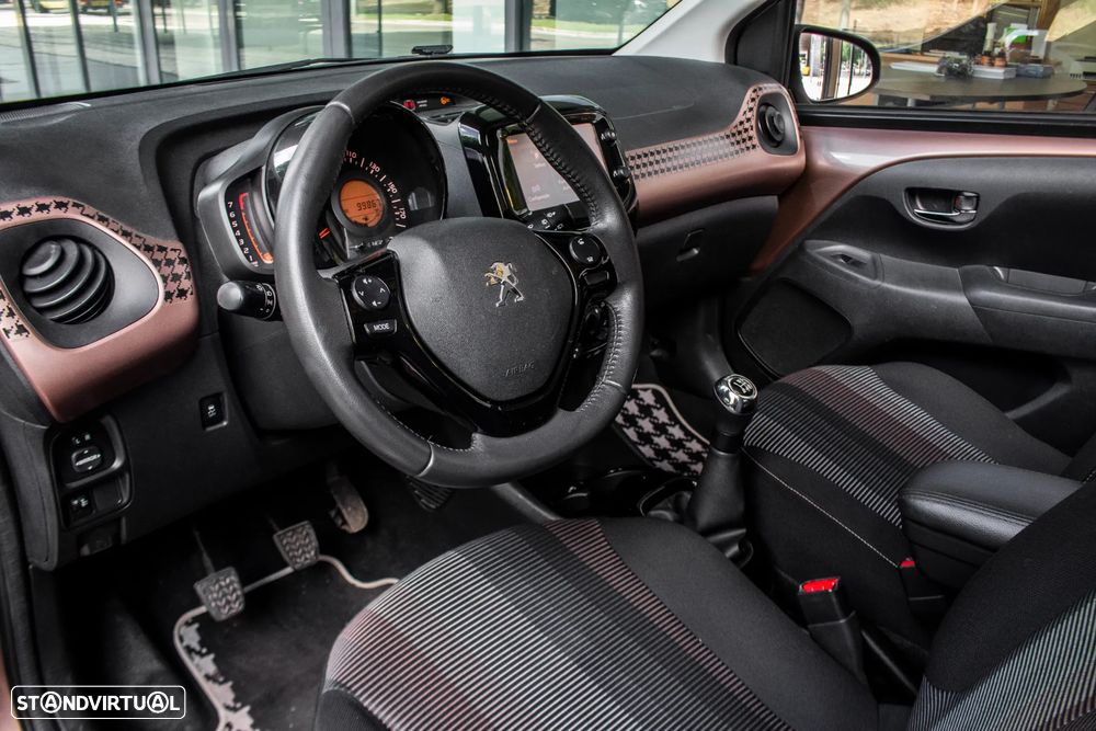 Peugeot 108 1.2 PureTech Top! Allure - 22