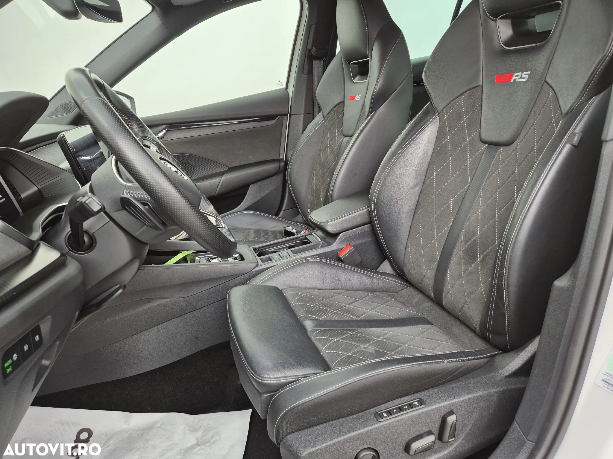 Skoda Octavia 1.4 TSI iV DSG RS - 10