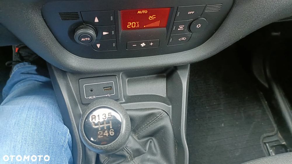 Fiat Doblo - 17