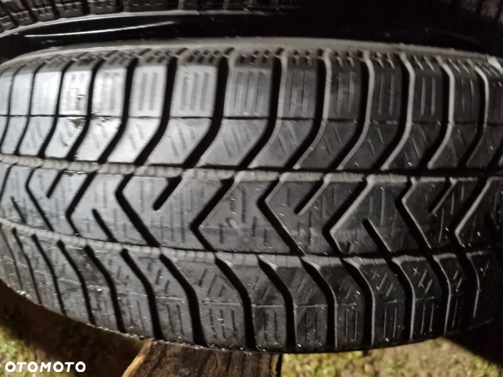 Opony Pirelli Winter 190 Snowcontrol Serie 3 185/60 R15 88T 2021r 5/4,5mm - 2
