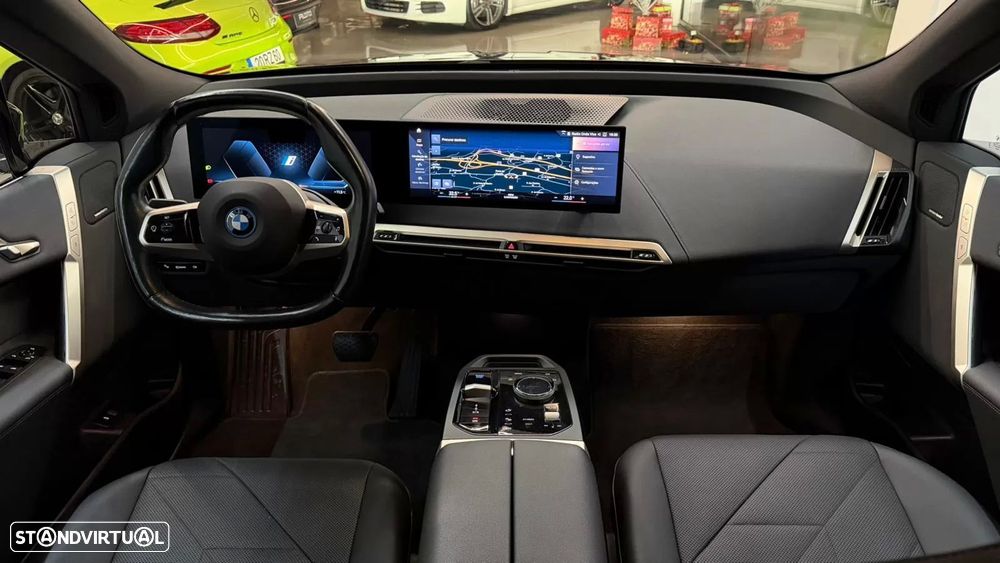 BMW iX xDrive 50 Pack Desportivo - 27