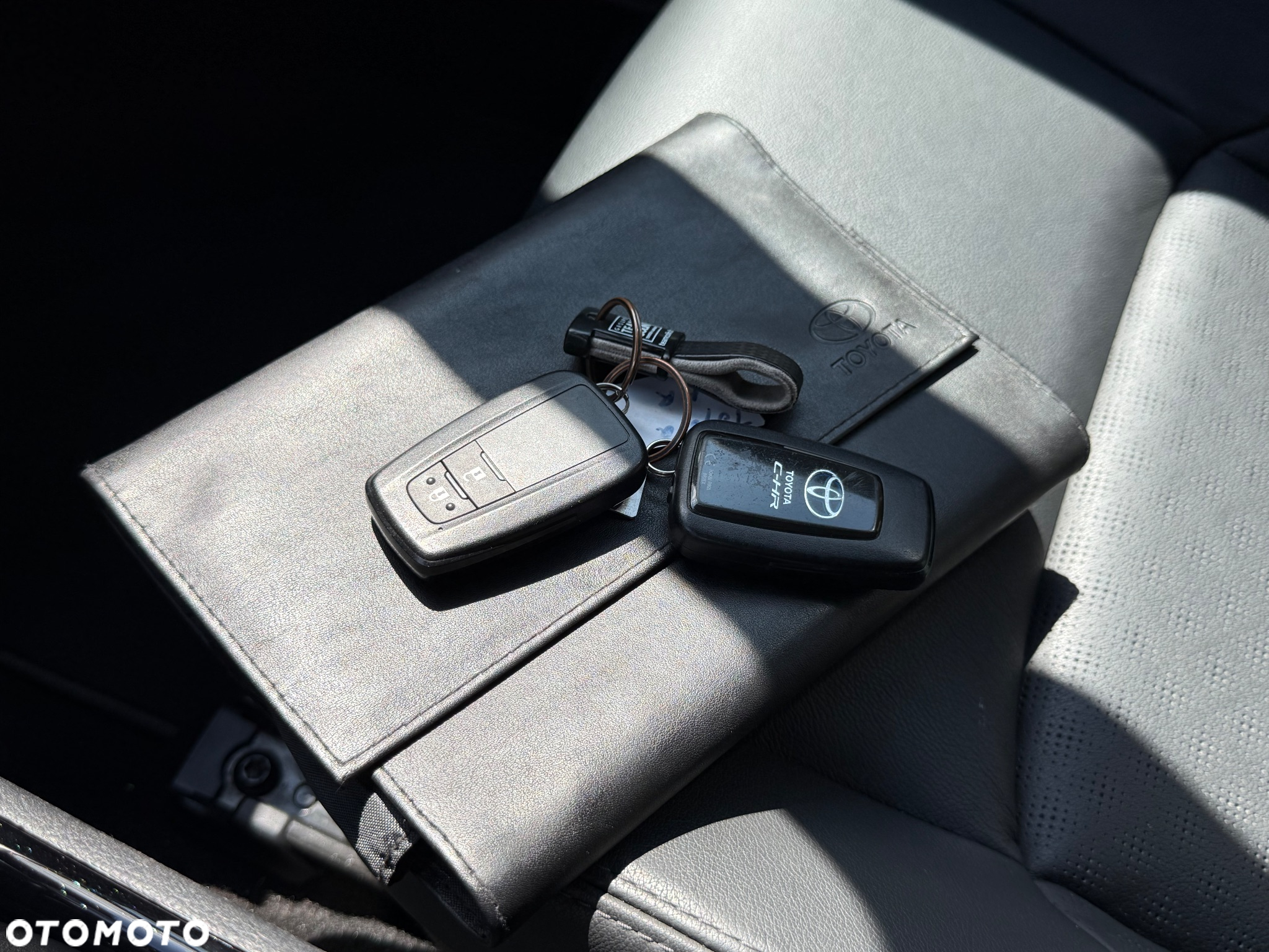 Toyota C-HR 1.8 Hybrid Executive - 27