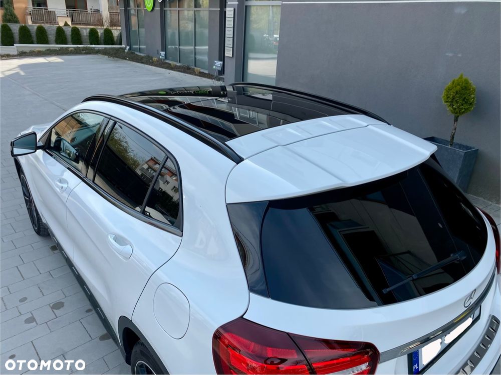 Mercedes-Benz GLA 200 7G-DCT AMG Line - 19