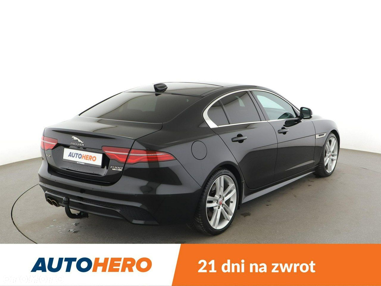Jaguar XE 2.0 D180 AWD R-Dynamic SE - 7