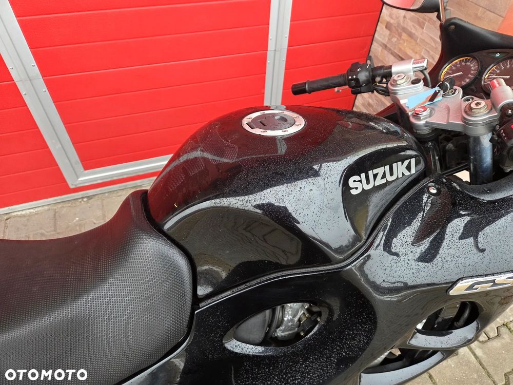 Suzuki GSX - 10