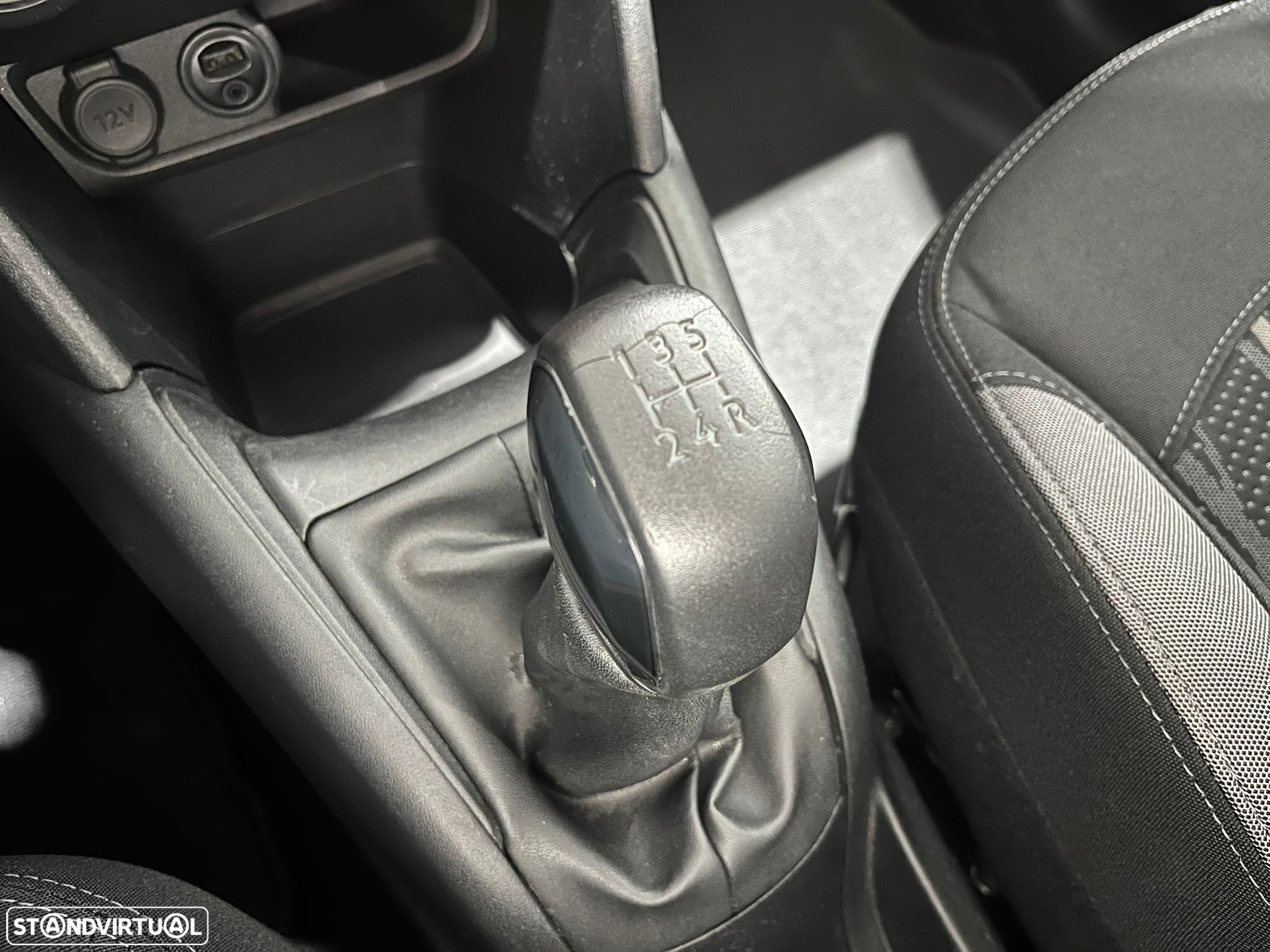 Peugeot 208 1.2 PureTech Active - 16