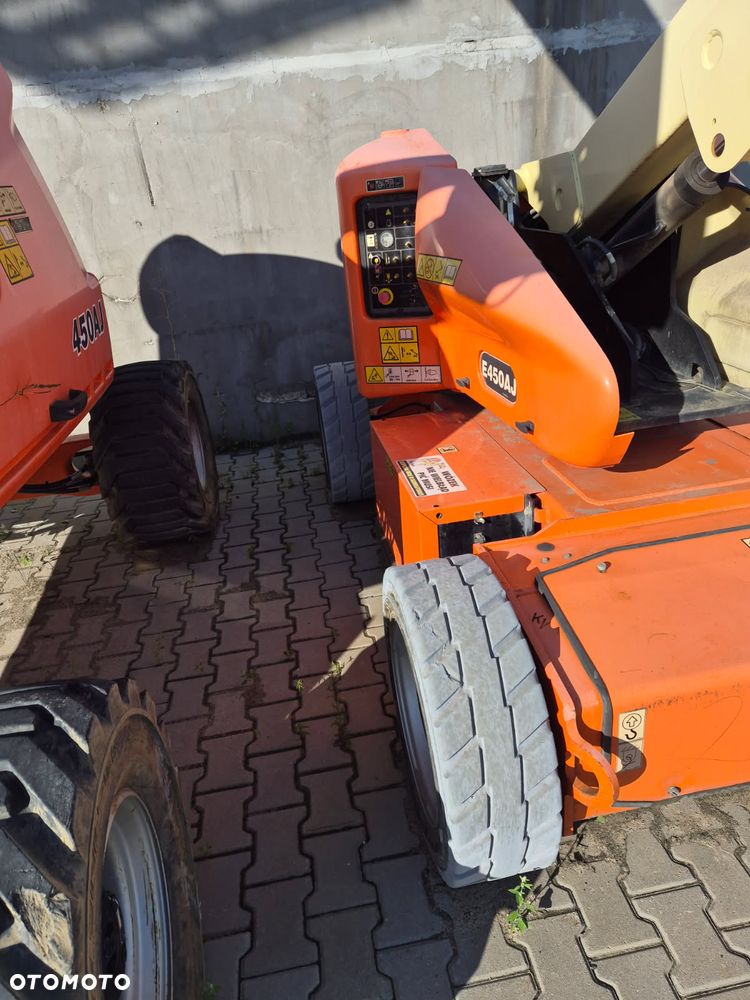 JLG E450AJ - 6