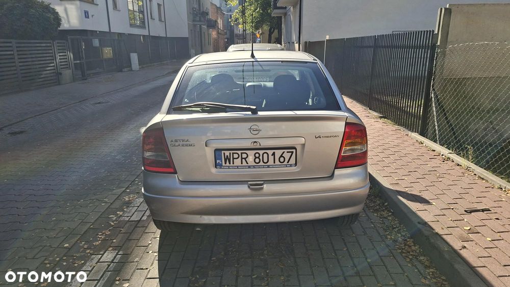 Opel Astra - 4