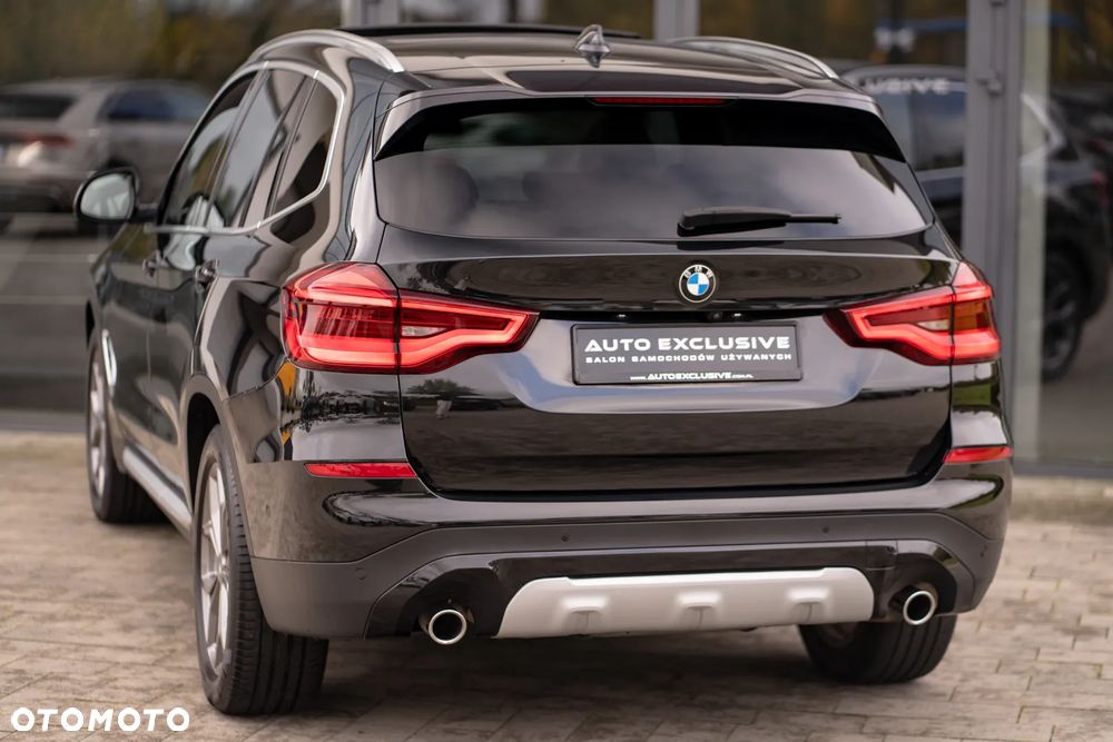 BMW X3 sDrive18d - 26