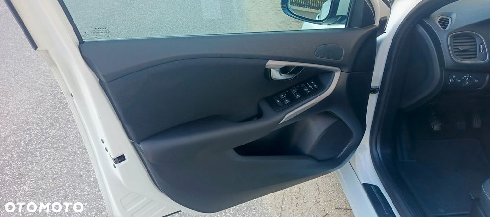 Volvo V40 T3 Drive-E Kinetic - 40