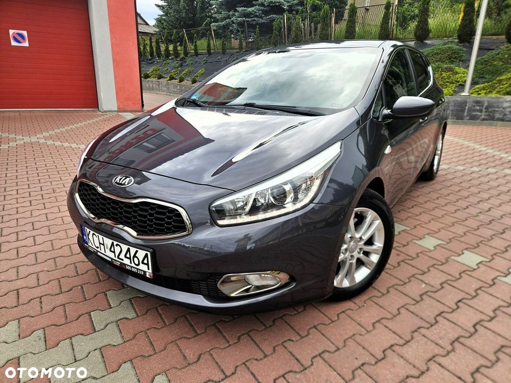 Kia Ceed 1.6 GDI ISG Dream-Team Edition - 13