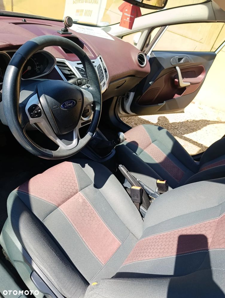 Ford Fiesta 1.4 Ghia - 6