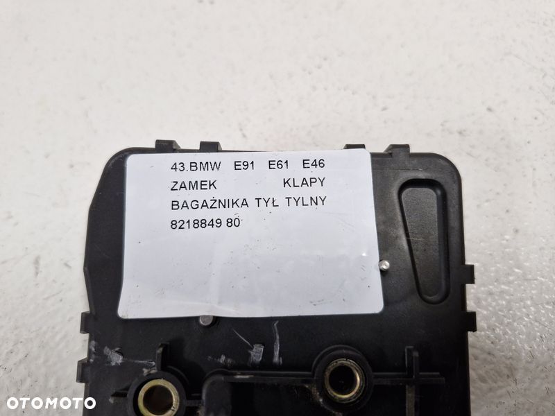 BMW E61 E91 ZAMEK KLAPY BAGAŻNIKA TYŁ TYLNY 8218849 - 5