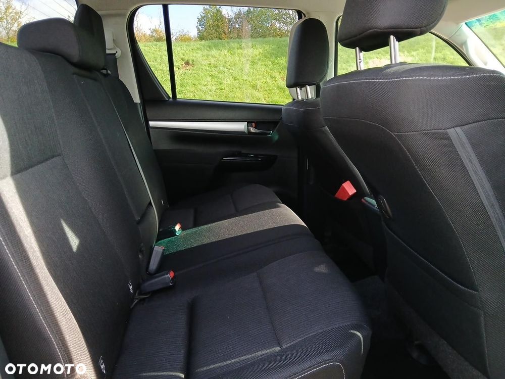 Toyota Hilux 2.8 D-4D Double Cab SR5 4x4 - 18
