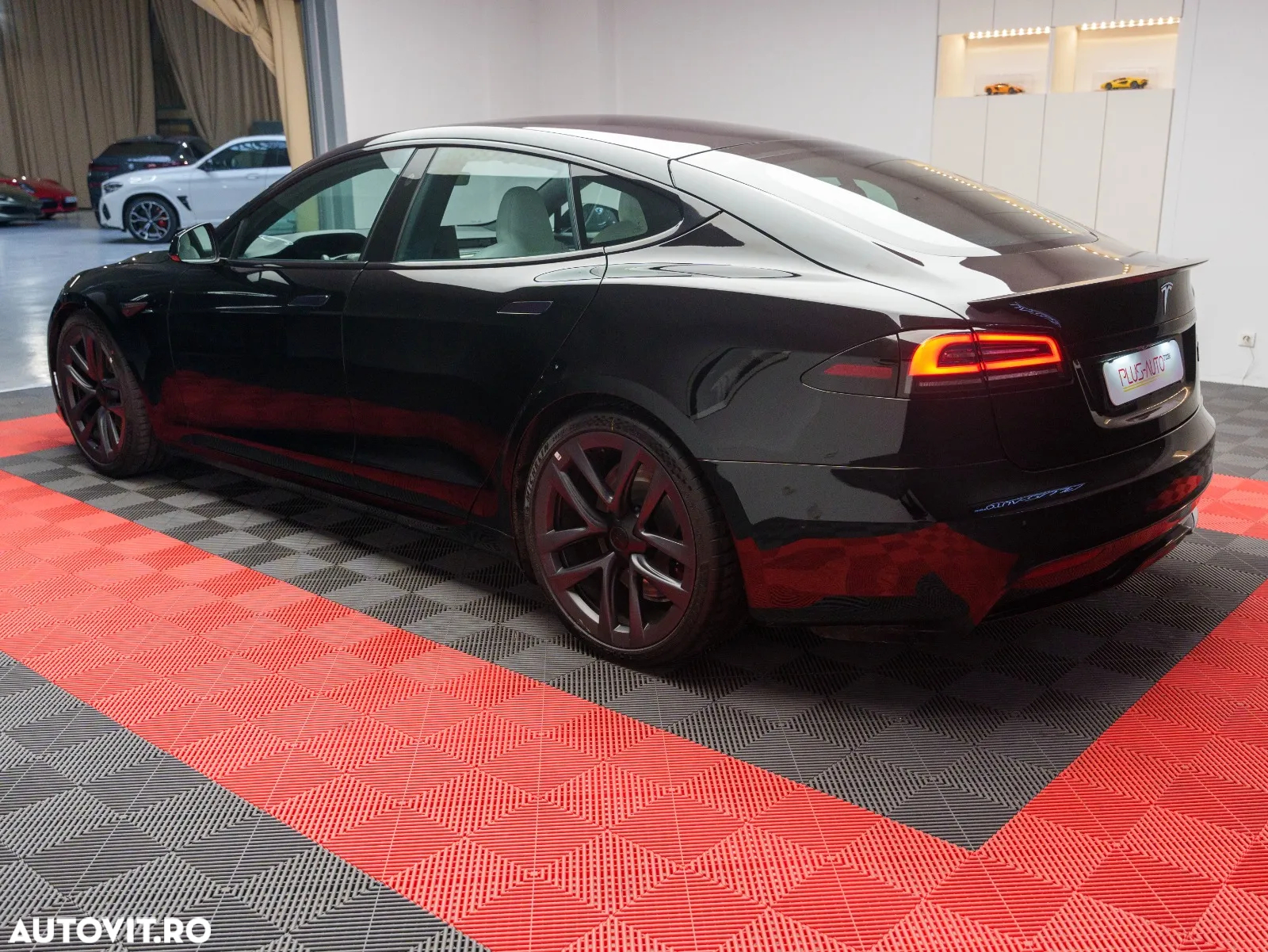 Tesla Model S Plaid - 4