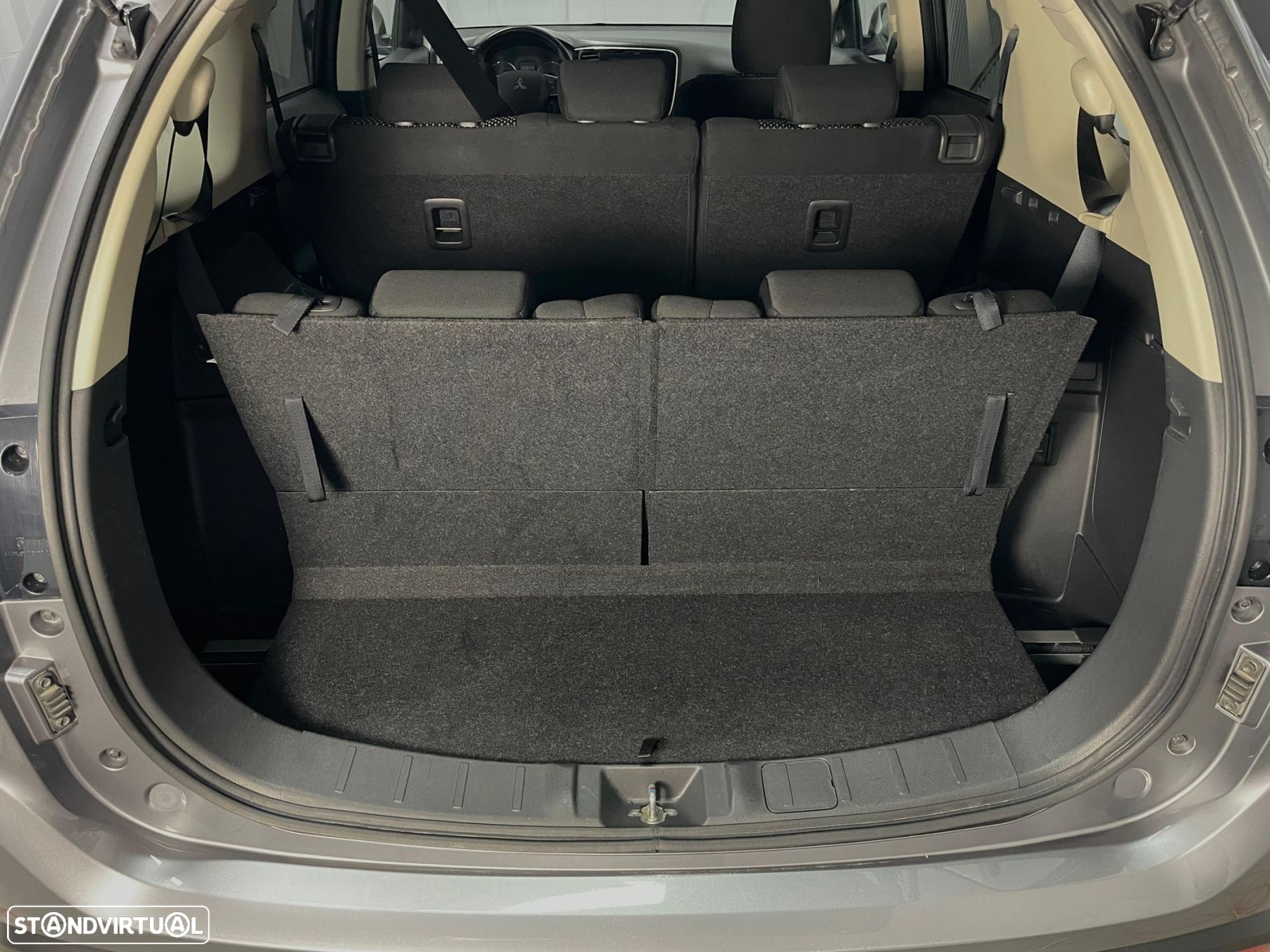 Mitsubishi Outlander 2.0 Kaiteki CVT - 26