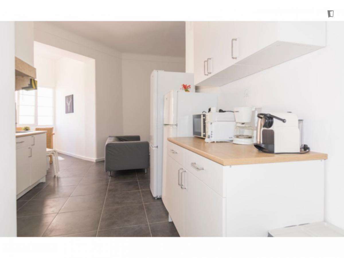 Quarto - localizado em Alameda Lisbon - Grande imagem: 2/14
