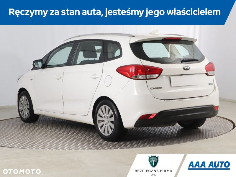 Kia Carens - 5