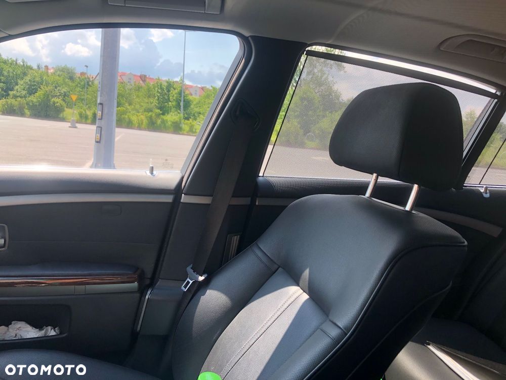 BMW Seria 7 745i L - 33