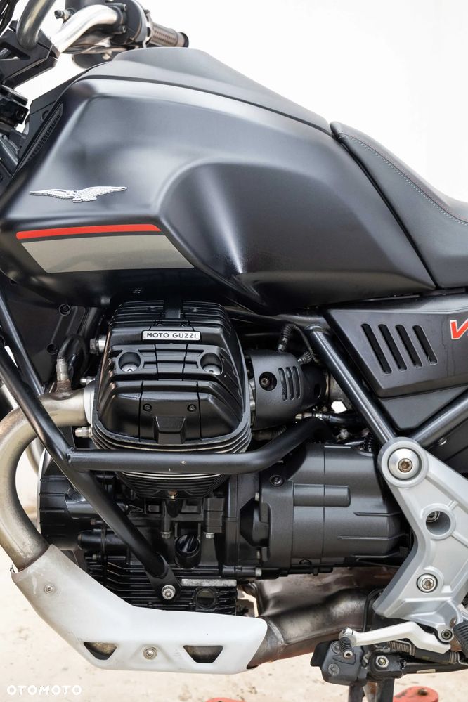 Moto Guzzi V85 - 13