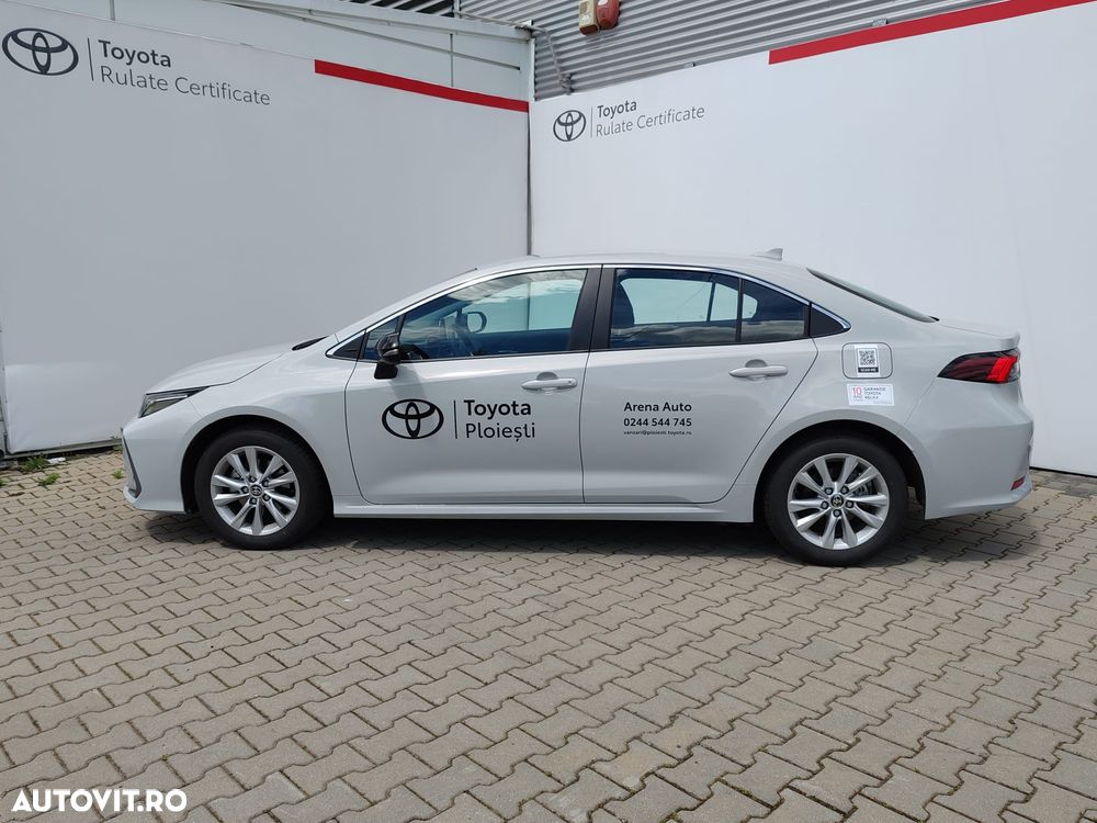 Toyota Corolla Sedan 1.8 HSD Business - 3