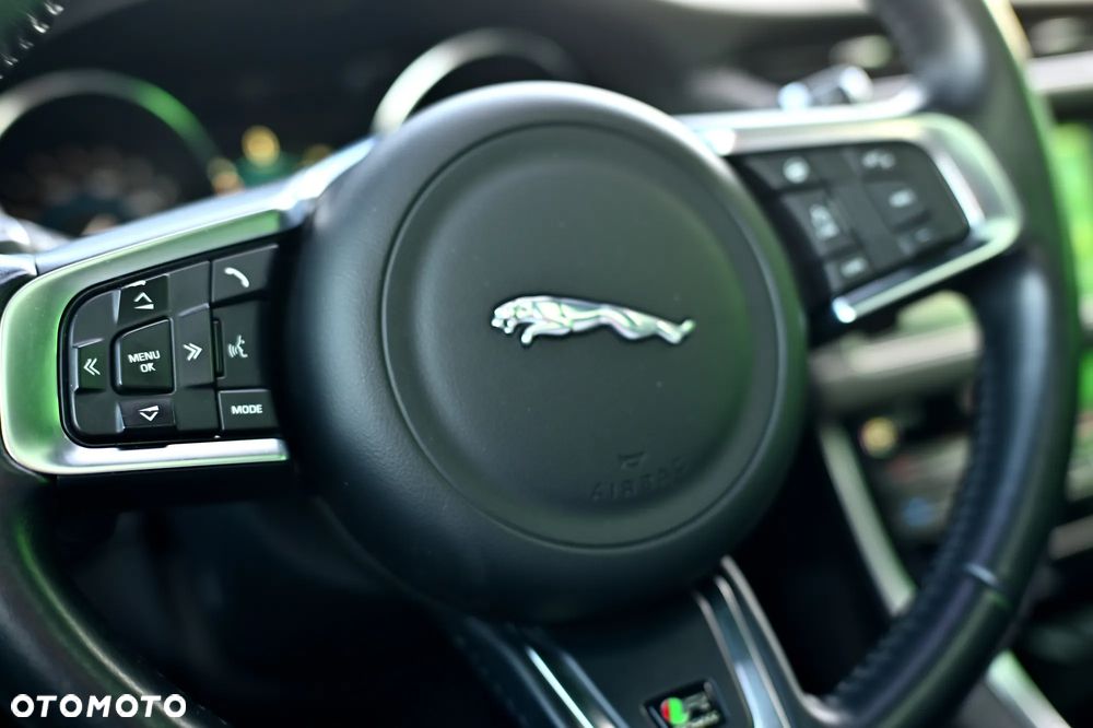 Jaguar XF 35t AWD R-Sport - 29