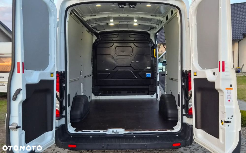 Ford Transit L2H2 2.0d Kamera Podgrzewane siedzen Stan Idealnyia - 8