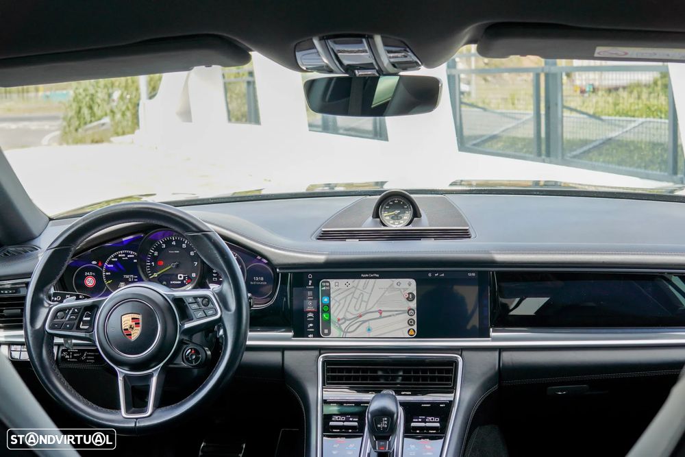 Porsche Panamera 4 E-Hybrid 10 Years Edition - 21