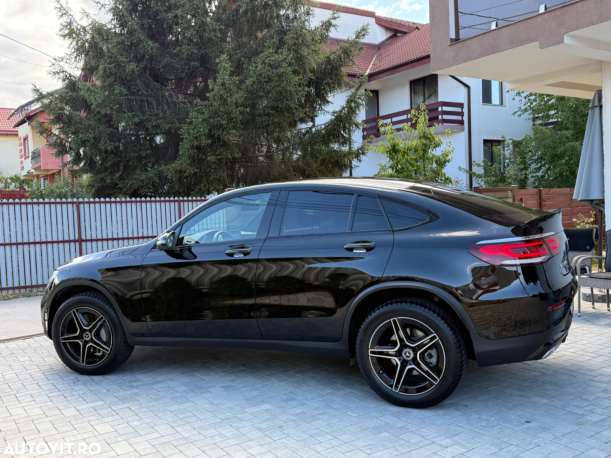 Mercedes-Benz GLC Coupe 300 e 4Matic 9G-TRONIC AMG Line - 10
