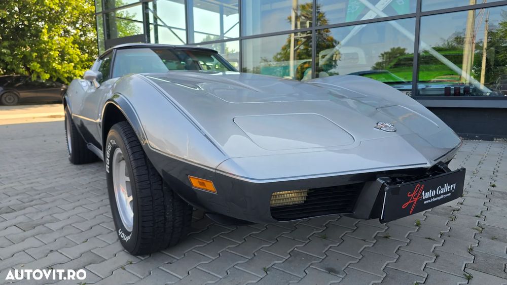 Chevrolet Corvette - 4