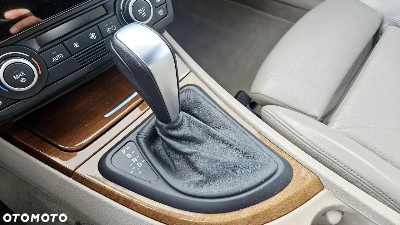 BMW Seria 1 120d DPF Edition Sport - 9