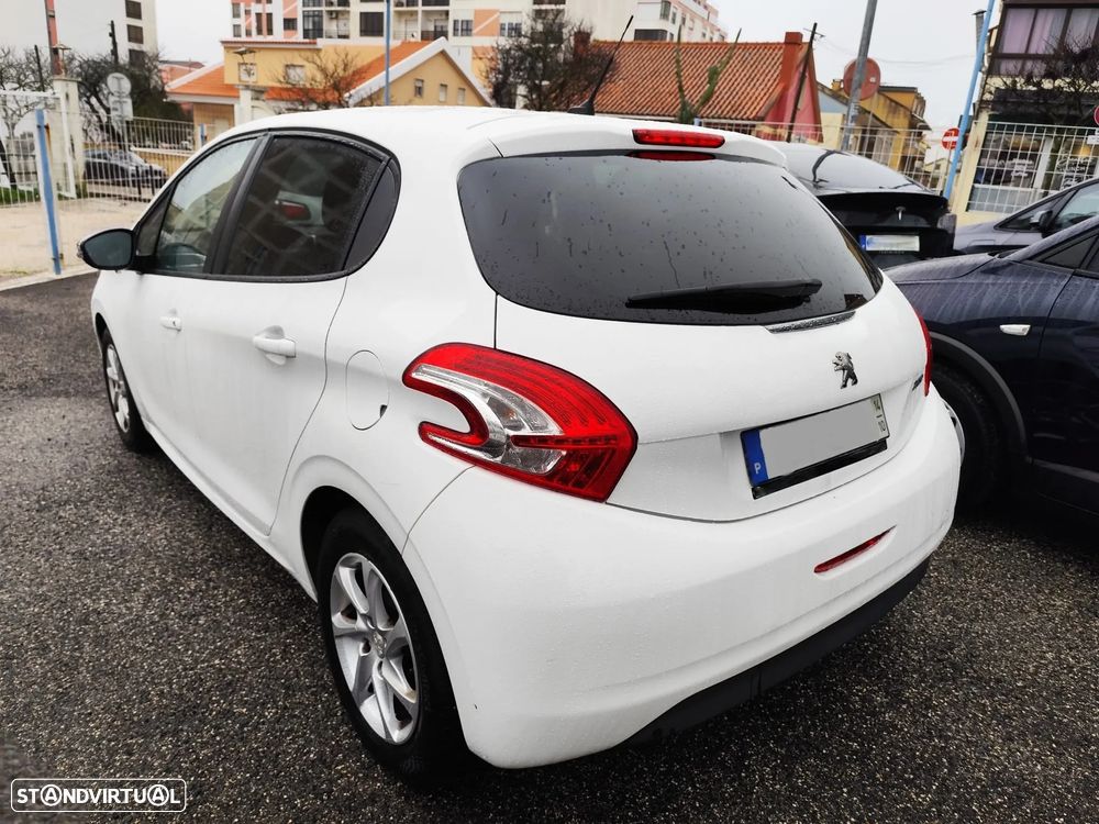 Peugeot 208 1.2 VTi SE Style - 3