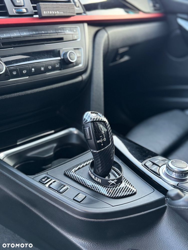 BMW Seria 3 328i Sport Line - 12