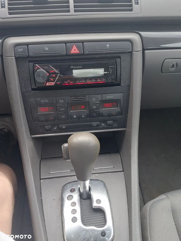 Audi A4 Limousine - 16
