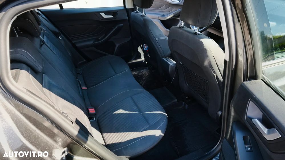 FORD Focus 2020 — imagine 8