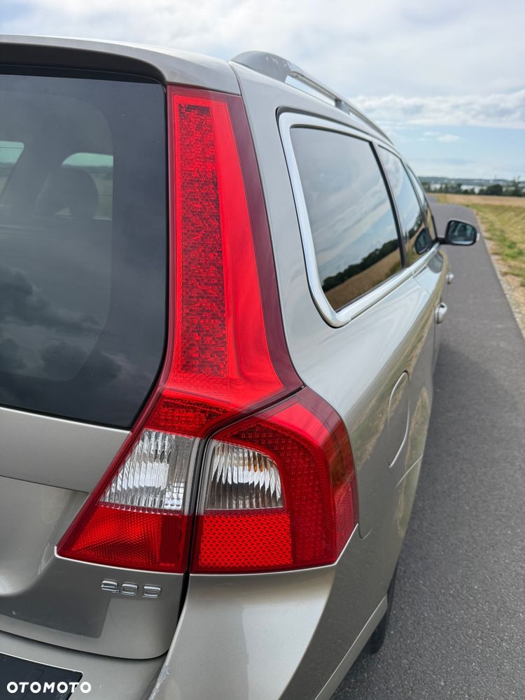 Volvo V70 2.0D Summum - 38