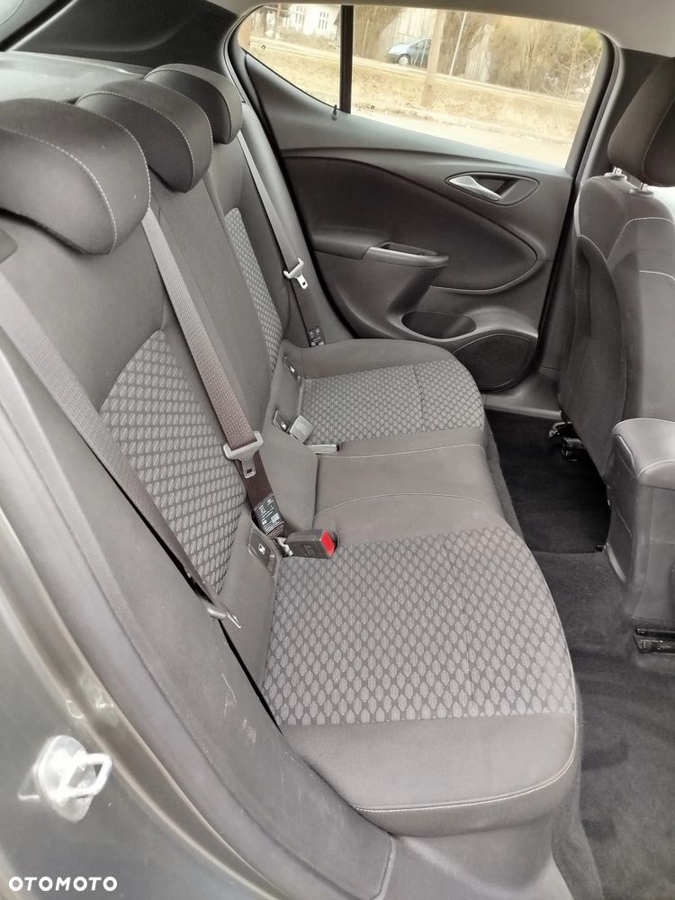 Opel Astra 1.2 T Edition S&S - 12