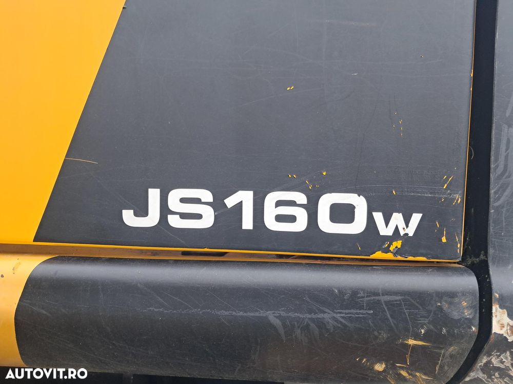 JCB js160w excavator pe roti - 6