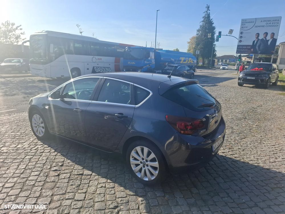 Opel Astra 1.4 Cosmo - 17
