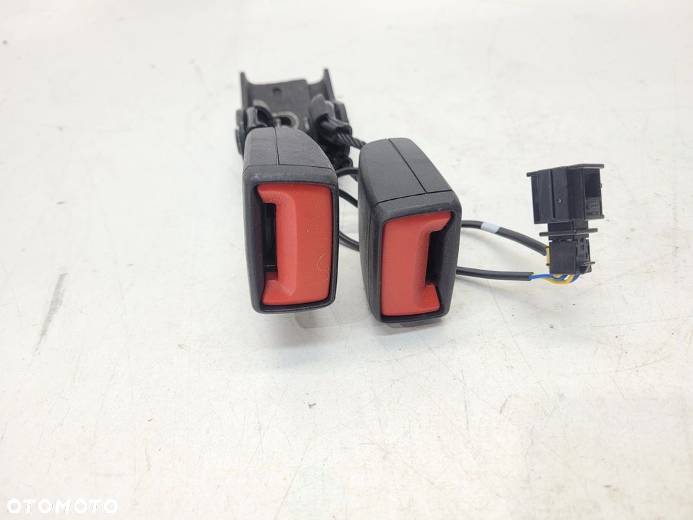 ZAPINKA PASA TYŁ AUDI Q4 E-TRON 11A857739 - 3