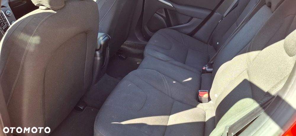 Volvo V40 D2 Summum - 11
