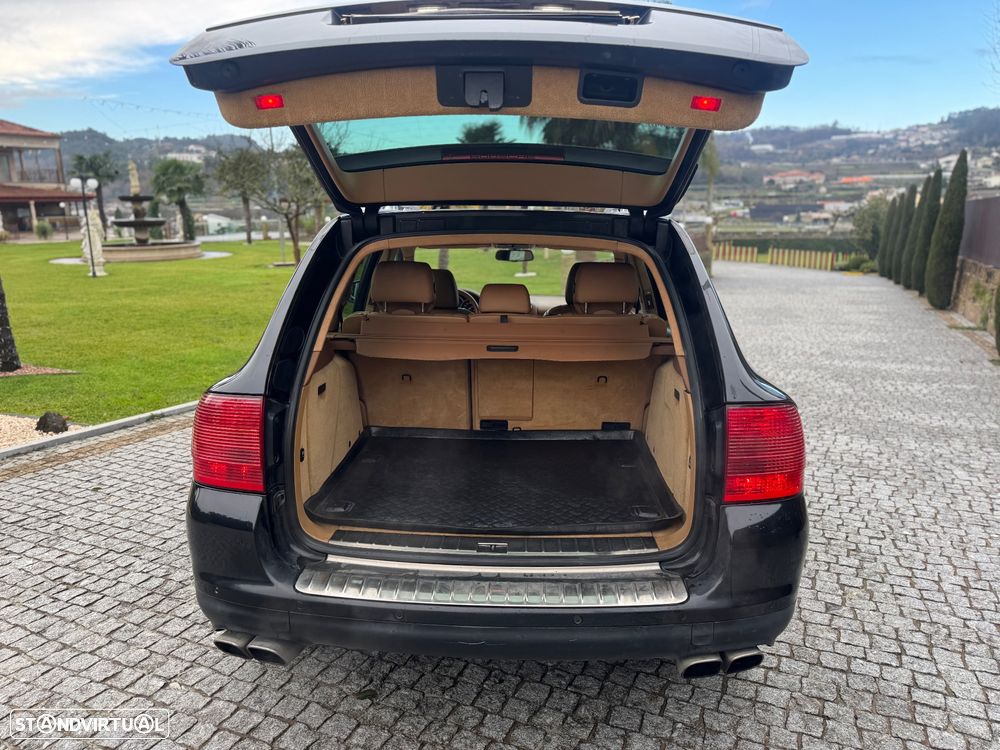 Porsche Cayenne Turbo - 25