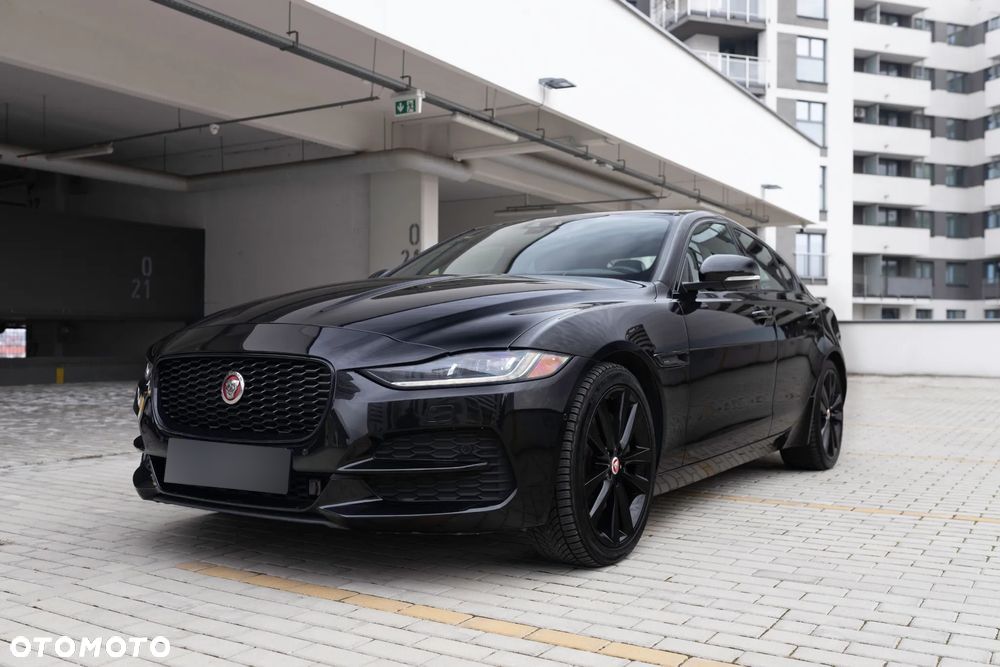 Jaguar XE 2.0 P250 SE - 1